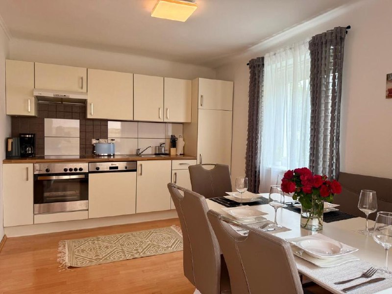 Kueche und Essbereich Apartment D01