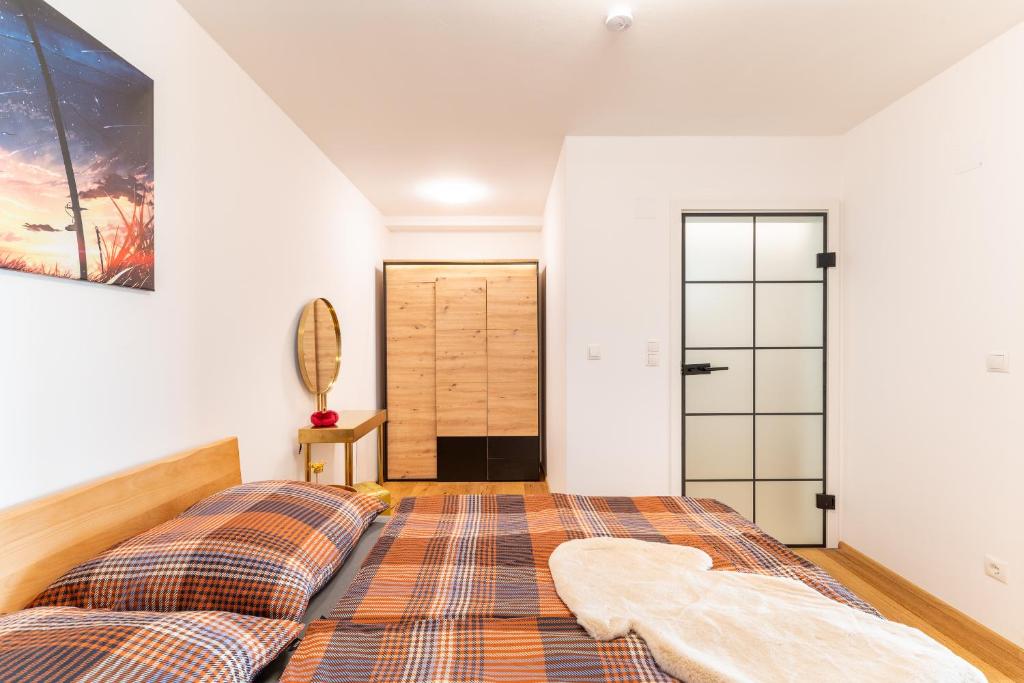Schlafzimmer mit Kleiderschrank Top 2